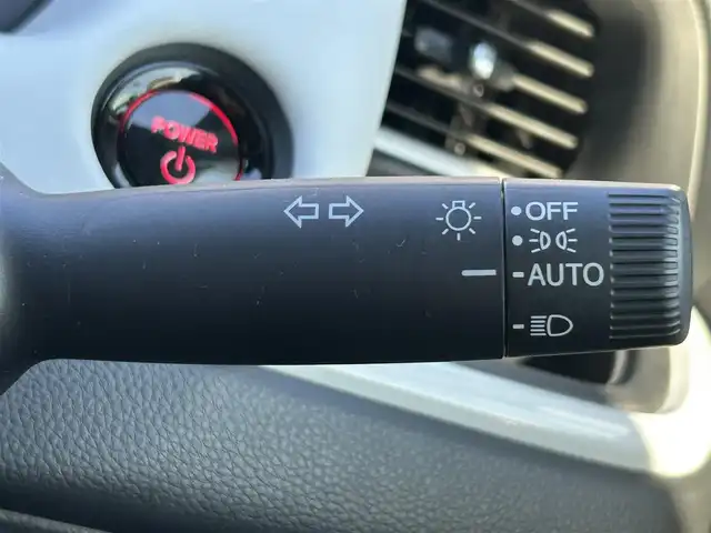 ホンダ フィット e:HEVホーム 大阪府 2023(令5)年 0.5万km グレー ワンオーナー/衝突軽減ブレーキ/純正9インチBTオーディオ/フルセグテレビ/全方位カメラ/ETC2.0/前後ドライブレコーダー/前席シートヒーター/電動パーキングブレーキ/オートホールド/クルーズコントロール/ステアリングスイッチ/プッシュスタートボタン/スマートキー/LEDヘッドライト/オートライト/純正フロアマット/スペアキー/色コード　NH902PX/保証書/取扱説明書/Ｂｌｕｅｔｏｏｔｈオーディオ取扱説明書