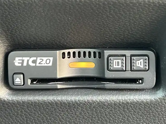 ホンダ フィット e:HEVホーム 大阪府 2023(令5)年 0.5万km グレー ワンオーナー/衝突軽減ブレーキ/純正9インチBTオーディオ/フルセグテレビ/全方位カメラ/ETC2.0/前後ドライブレコーダー/前席シートヒーター/電動パーキングブレーキ/オートホールド/クルーズコントロール/ステアリングスイッチ/プッシュスタートボタン/スマートキー/LEDヘッドライト/オートライト/純正フロアマット/スペアキー/色コード　NH902PX/保証書/取扱説明書/Ｂｌｕｅｔｏｏｔｈオーディオ取扱説明書