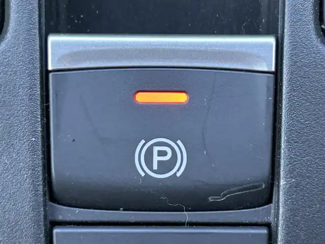 ホンダ フィット e:HEVホーム 大阪府 2023(令5)年 0.5万km グレー ワンオーナー/衝突軽減ブレーキ/純正9インチBTオーディオ/フルセグテレビ/全方位カメラ/ETC2.0/前後ドライブレコーダー/前席シートヒーター/電動パーキングブレーキ/オートホールド/クルーズコントロール/ステアリングスイッチ/プッシュスタートボタン/スマートキー/LEDヘッドライト/オートライト/純正フロアマット/スペアキー/色コード　NH902PX/保証書/取扱説明書/Ｂｌｕｅｔｏｏｔｈオーディオ取扱説明書