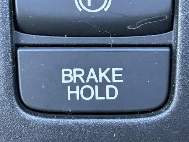 ホンダ フィット e:HEVホーム 大阪府 2023(令5)年 0.5万km グレー ワンオーナー/衝突軽減ブレーキ/純正9インチBTオーディオ/フルセグテレビ/全方位カメラ/ETC2.0/前後ドライブレコーダー/前席シートヒーター/電動パーキングブレーキ/オートホールド/クルーズコントロール/ステアリングスイッチ/プッシュスタートボタン/スマートキー/LEDヘッドライト/オートライト/純正フロアマット/スペアキー/色コード　NH902PX/保証書/取扱説明書/Ｂｌｕｅｔｏｏｔｈオーディオ取扱説明書