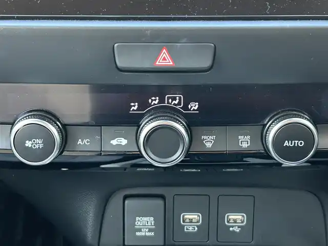 ホンダ フィット e:HEVホーム 大阪府 2023(令5)年 0.5万km グレー ワンオーナー/衝突軽減ブレーキ/純正9インチBTオーディオ/フルセグテレビ/全方位カメラ/ETC2.0/前後ドライブレコーダー/前席シートヒーター/電動パーキングブレーキ/オートホールド/クルーズコントロール/ステアリングスイッチ/プッシュスタートボタン/スマートキー/LEDヘッドライト/オートライト/純正フロアマット/スペアキー/色コード　NH902PX/保証書/取扱説明書/Ｂｌｕｅｔｏｏｔｈオーディオ取扱説明書