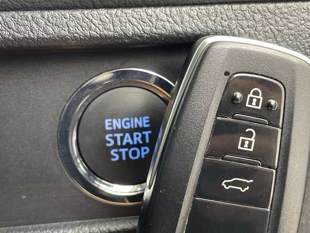 トヨタ ランドクルーザー プラド TX 群馬県 2023(令5)年 1.7万km ホワイトパールクリスタルシャイン 純正９インチナビ/・フルセグTV/AM/FM/Bluetooth/Miracast/Apple Carplay/AndroidAuto/純正９インチナビ　ブラックルーフレール　モデリスタエアロ　アダプティブクルーズコントロール　衝突被害軽減　横滑り防止　バックカメラ　レーンキープアシスト　ＥＴＣ　ダウンヒルアシストコントロール　禁煙車