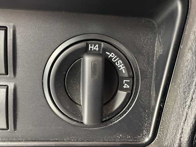 トヨタ ランドクルーザー プラド TX 群馬県 2023(令5)年 1.7万km ホワイトパールクリスタルシャイン 純正９インチナビ/・フルセグTV/AM/FM/Bluetooth/Miracast/Apple Carplay/AndroidAuto/純正９インチナビ　ブラックルーフレール　モデリスタエアロ　アダプティブクルーズコントロール　衝突被害軽減　横滑り防止　バックカメラ　レーンキープアシスト　ＥＴＣ　ダウンヒルアシストコントロール　禁煙車