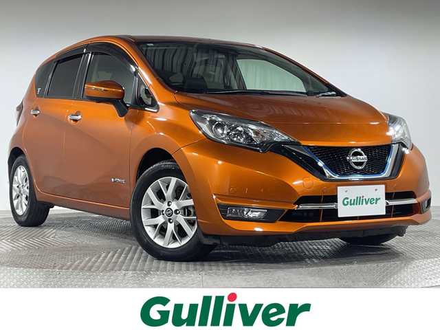 日産 ノート e－パワー メダリスト 神奈川県 2018(平30)年 3.4万km プレミアムコロナオレンジ エマージェンシーブレーキ/レーンキープアシスト/レーダークルーズコントロール/純正7型ナビ【MM518D-L】/・BT/フルセグTV/CD/DVD/SD/AUX/BD/アラウンドビューモニター/インテリジェントルームミラー/ETC/前後ドライブレコーダー/ECO/Sモード/革巻きステアリング/ステアリングスイッチ/Autoライト/ハーフレザーシート/LEDヘッドライト/フォグランプ/ソナー/電動格納ミラー/ウィンカーミラー/純正フロアマット/純正15インチアルミホイール/純正ドアバイザー