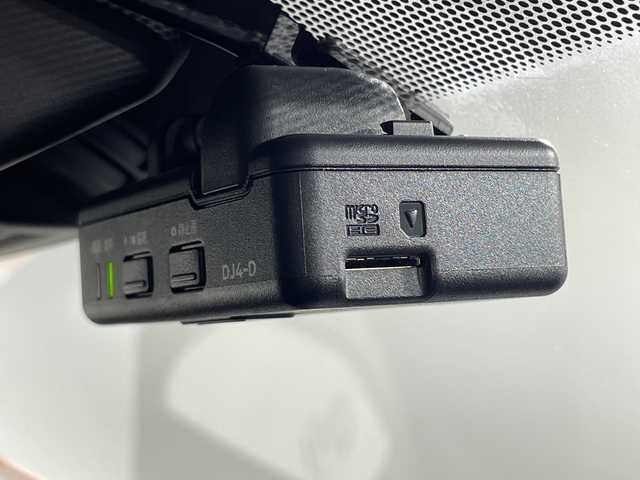 日産 ノート e－パワー メダリスト 神奈川県 2018(平30)年 3.4万km プレミアムコロナオレンジ エマージェンシーブレーキ/レーンキープアシスト/レーダークルーズコントロール/純正7型ナビ【MM518D-L】/・BT/フルセグTV/CD/DVD/SD/AUX/BD/アラウンドビューモニター/インテリジェントルームミラー/ETC/前後ドライブレコーダー/ECO/Sモード/革巻きステアリング/ステアリングスイッチ/Autoライト/ハーフレザーシート/LEDヘッドライト/フォグランプ/ソナー/電動格納ミラー/ウィンカーミラー/純正フロアマット/純正15インチアルミホイール/純正ドアバイザー