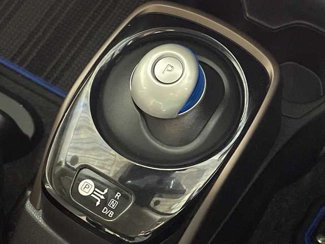 日産 ノート e－パワー メダリスト 神奈川県 2018(平30)年 3.4万km プレミアムコロナオレンジ エマージェンシーブレーキ/レーンキープアシスト/レーダークルーズコントロール/純正7型ナビ【MM518D-L】/・BT/フルセグTV/CD/DVD/SD/AUX/BD/アラウンドビューモニター/インテリジェントルームミラー/ETC/前後ドライブレコーダー/ECO/Sモード/革巻きステアリング/ステアリングスイッチ/Autoライト/ハーフレザーシート/LEDヘッドライト/フォグランプ/ソナー/電動格納ミラー/ウィンカーミラー/純正フロアマット/純正15インチアルミホイール/純正ドアバイザー