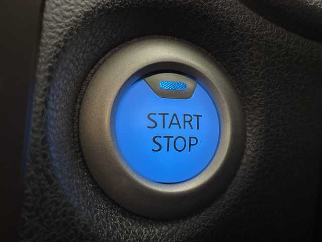 日産 ノート e－パワー メダリスト 神奈川県 2018(平30)年 3.4万km プレミアムコロナオレンジ エマージェンシーブレーキ/レーンキープアシスト/レーダークルーズコントロール/純正7型ナビ【MM518D-L】/・BT/フルセグTV/CD/DVD/SD/AUX/BD/アラウンドビューモニター/インテリジェントルームミラー/ETC/前後ドライブレコーダー/ECO/Sモード/革巻きステアリング/ステアリングスイッチ/Autoライト/ハーフレザーシート/LEDヘッドライト/フォグランプ/ソナー/電動格納ミラー/ウィンカーミラー/純正フロアマット/純正15インチアルミホイール/純正ドアバイザー