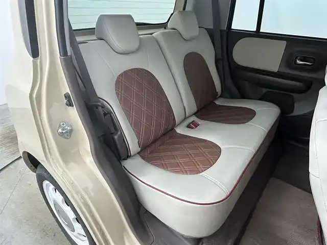 スズキ ラパン X 岡山県 2013(平25)年 7.4万km ミルクティーベージュメタリック メモリーナビ/【Bluetooth/フルセグTV/CD/DVD】/型番:CN-RE05D/スマートキー/プッシュスタート/ビルトインＥＴＣ/キセノンヘッドライト/オートライト/アイドリングストップ/ショコラ専用シート/純正フロアマット/禁煙車/横滑り防止装置/ドアバイザー/取扱説明書/ナビ取扱説明書