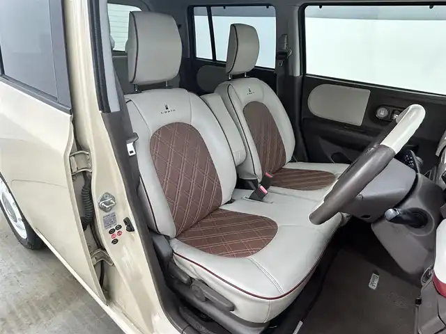 スズキ ラパン X 岡山県 2013(平25)年 7.4万km ミルクティーベージュメタリック メモリーナビ/【Bluetooth/フルセグTV/CD/DVD】/型番:CN-RE05D/スマートキー/プッシュスタート/ビルトインＥＴＣ/キセノンヘッドライト/オートライト/アイドリングストップ/ショコラ専用シート/純正フロアマット/禁煙車/横滑り防止装置/ドアバイザー/取扱説明書/ナビ取扱説明書