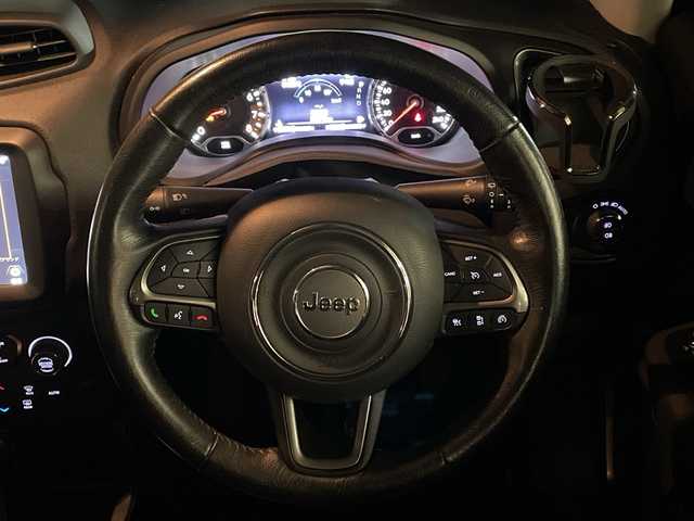 クライスラー・ジープ ジープ レネゲード リミテッド 埼玉県 2020(令2)年 2.5万km ガンＭ サンルーフ/純正ナビ/　　USB/BT/フルセグTV/バックカメラ/クルーズコントロール/LEDオートライト/レザーシート/パワーシート/シートヒーター/ステアリングヒーター/純正17インチAW/プッシュスタート/ETC/禁煙車