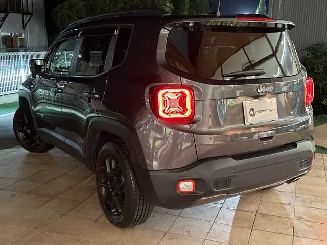 クライスラー・ジープ ジープ レネゲード リミテッド 埼玉県 2020(令2)年 2.5万km ガンＭ サンルーフ/純正ナビ/　　USB/BT/フルセグTV/バックカメラ/クルーズコントロール/LEDオートライト/レザーシート/パワーシート/シートヒーター/ステアリングヒーター/純正17インチAW/プッシュスタート/ETC/禁煙車