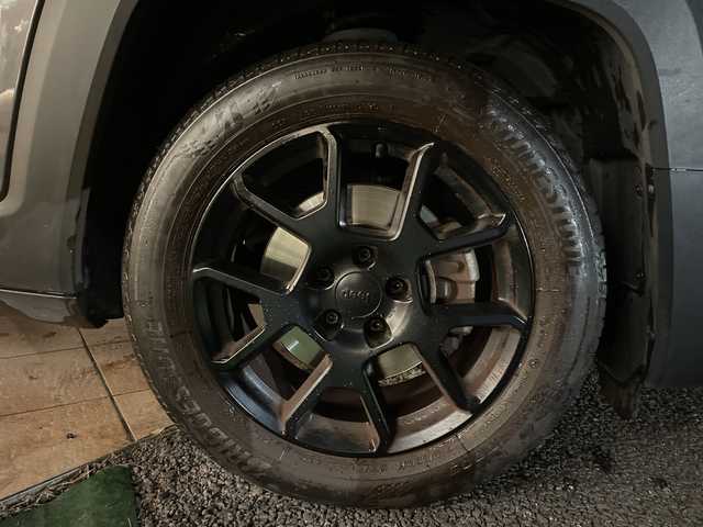 クライスラー・ジープ ジープ レネゲード リミテッド 埼玉県 2020(令2)年 2.5万km ガンＭ サンルーフ/純正ナビ/　　USB/BT/フルセグTV/バックカメラ/クルーズコントロール/LEDオートライト/レザーシート/パワーシート/シートヒーター/ステアリングヒーター/純正17インチAW/プッシュスタート/ETC/禁煙車