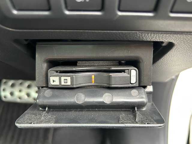 スバル レガシィ Ｂ４ リミテッド 富山県 2015(平27)年 6.6万km クリスタルホワイトP ワンオーナー/レザーシート/スマートキー×２/純正Pnasonic製メモリーナビ(CN-LR800D)/DVD/MSV/BT/フルセグTV/バックカメラ/ETC/前席パワーシート/シートメモリー/前席シートヒーター/LEDヘッドライト/フォグ/バクフォグ/純正17インチAW/電格ウィンカーミラー/レーダークルコン/衝突安全ブレーキ/レーンキープアシスト/プッシュスタート/電動Pブレーキ/皮巻きステアリング/ステアリングスイッチ/横滑り防止装置/アイドリングストップ/保証書・取説