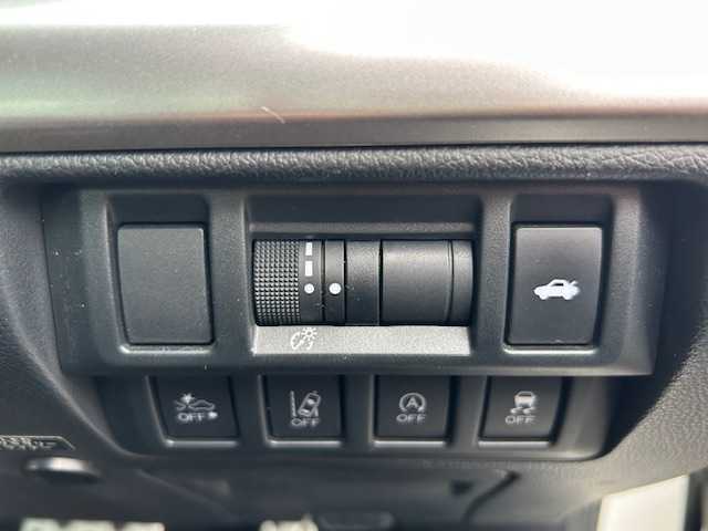 スバル レガシィ Ｂ４ リミテッド 富山県 2015(平27)年 6.6万km クリスタルホワイトP ワンオーナー/レザーシート/スマートキー×２/純正Pnasonic製メモリーナビ(CN-LR800D)/DVD/MSV/BT/フルセグTV/バックカメラ/ETC/前席パワーシート/シートメモリー/前席シートヒーター/LEDヘッドライト/フォグ/バクフォグ/純正17インチAW/電格ウィンカーミラー/レーダークルコン/衝突安全ブレーキ/レーンキープアシスト/プッシュスタート/電動Pブレーキ/皮巻きステアリング/ステアリングスイッチ/横滑り防止装置/アイドリングストップ/保証書・取説