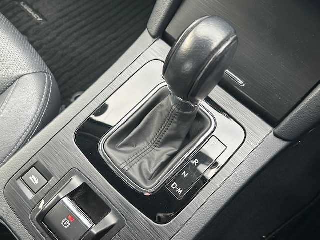 スバル レガシィ Ｂ４ リミテッド 富山県 2015(平27)年 6.6万km クリスタルホワイトP ワンオーナー/レザーシート/スマートキー×２/純正Pnasonic製メモリーナビ(CN-LR800D)/DVD/MSV/BT/フルセグTV/バックカメラ/ETC/前席パワーシート/シートメモリー/前席シートヒーター/LEDヘッドライト/フォグ/バクフォグ/純正17インチAW/電格ウィンカーミラー/レーダークルコン/衝突安全ブレーキ/レーンキープアシスト/プッシュスタート/電動Pブレーキ/皮巻きステアリング/ステアリングスイッチ/横滑り防止装置/アイドリングストップ/保証書・取説