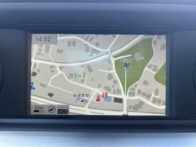 メルセデス・ベンツ ＳＬＫ２００ 福岡県 2014(平26)年 7.5万km シルバー ガラスルーフ/純正ナビ（フルセグテレビ/Bluetooth/CD）/クルーズコントロール/LEDヘッドライト/オートライト/革シート/シートヒーター/パワーシート/純正18インチアルミホイール/ステアリングスイッチ/USBポート/横滑り防止装置/盗難防止装置/コーナーセンサー/スマートキー/ETC/ドライブレコーダー（前方のみ）/保証書/取扱説明書