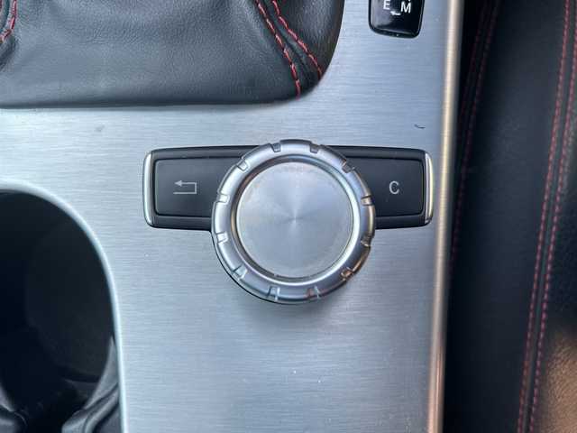 メルセデス・ベンツ ＳＬＫ２００ 福岡県 2014(平26)年 7.5万km シルバー ガラスルーフ/純正ナビ（フルセグテレビ/Bluetooth/CD）/クルーズコントロール/LEDヘッドライト/オートライト/革シート/シートヒーター/パワーシート/純正18インチアルミホイール/ステアリングスイッチ/USBポート/横滑り防止装置/盗難防止装置/コーナーセンサー/スマートキー/ETC/ドライブレコーダー（前方のみ）/保証書/取扱説明書