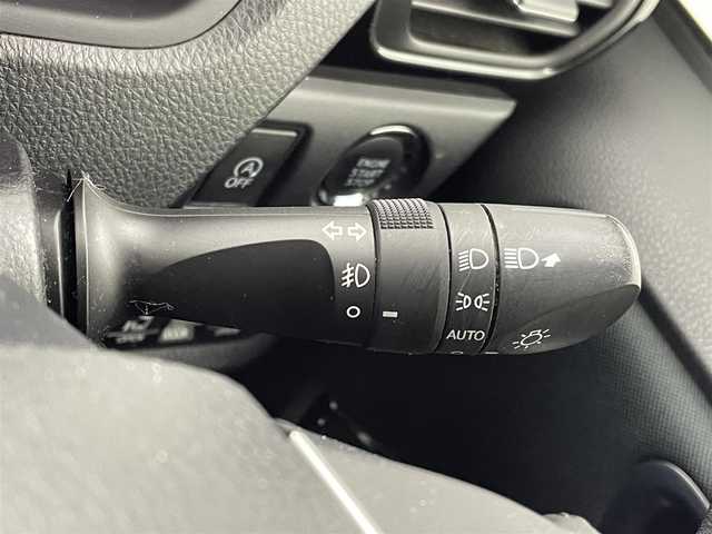 トヨタ ヴォクシー ZS 煌 愛知県 2018(平30)年 7万km ホワイトパールクリスタルシャイン ディーラー純正9型SDナビNSZT-Y68T/　CD DVD BT フルセグTV/バックカメラ/純正12.1型フリップダウンモニター（V12T-R68C）/両側パワースライドドア/プリクラッシュセーフティシステム/レーンキープアシスト/クルーズコントロール/前後クリアランスソナー/オートハイビーム/オートライト/LEDヘッドライト/フォグランプ/アイドリングストップ/レーンキープアシスト/横滑り防止装置/MTモード付AT/ビルトインETC/純正前方ドライブレコーダー/ロールサンシェード/ISOFIX/PWオールオート/電動格納ウィンカーミラー/ドアバイザー/純正フロアマット/革巻きステアリング/ステアリングスイッチ/プッシュスタート/スマートキー