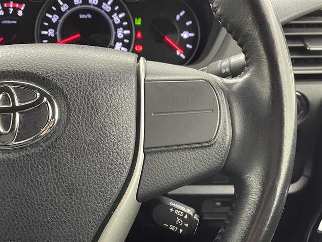 トヨタ ヴォクシー ZS 煌 愛知県 2018(平30)年 7万km ホワイトパールクリスタルシャイン ディーラー純正9型SDナビNSZT-Y68T/　CD DVD BT フルセグTV/バックカメラ/純正12.1型フリップダウンモニター（V12T-R68C）/両側パワースライドドア/プリクラッシュセーフティシステム/レーンキープアシスト/クルーズコントロール/前後クリアランスソナー/オートハイビーム/オートライト/LEDヘッドライト/フォグランプ/アイドリングストップ/レーンキープアシスト/横滑り防止装置/MTモード付AT/ビルトインETC/純正前方ドライブレコーダー/ロールサンシェード/ISOFIX/PWオールオート/電動格納ウィンカーミラー/ドアバイザー/純正フロアマット/革巻きステアリング/ステアリングスイッチ/プッシュスタート/スマートキー