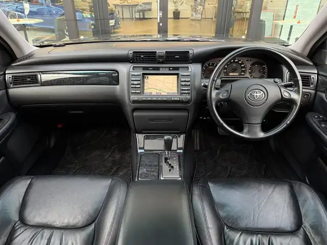 トヨタ クラウン アスリート VX 栃木県 2001(平13)年 5.3万km ブラック 300台限定車/YAMAHAチューン300馬力1JZ-GTE型エンジン/YAMAHA製前後パフォーマンスダンパー/VX専用タービン/VX専用デュアルマフラー/VX専用BBS LM18インチAW/VX専用3本スポークステアリング/VX専用フロントスポイラー/VX専用リアスポイラー/オプション電動ムーンルーフ/オプションブラックレザーシート /オプション後席パワーシート/寒冷地仕様車/（リアフォグランプ/吊り下げ式アクセルペダル）/ステアシフトマチック/ミラーヒーター/電動リアサンシェード/純正フェンダーマーカー/メーカーナビ/クラウン・スーパーライブサウンド/DVD再生機能/ETC/キーレスキー×2