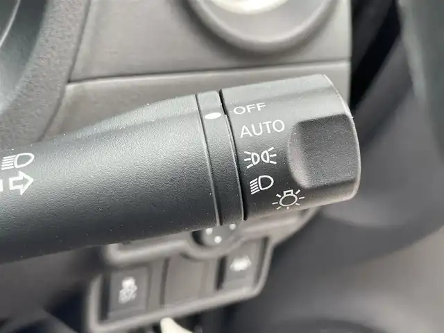 日産 ノート XVセレ +セーフⅡ 愛知県 2016(平28)年 2.1万km チタニウムカーキ ワンオーナー/アラウンドビューモニター/純正SDナビ（MP315D-W）/フルセグTV・Bluetooth・CD・DVD・AM・FM/ディスプレイ付自動防眩式ルームミラー/純正センターアームレストコンソール/USBソケット/LEDヘッドライト/オートライト/クリアランスソナー/ステアリングスイッチ/インテリジェントエマージェンシーブレーキ/レーンキープアシスト/アイドリングストップ/純正フロアマット/純正ドアバイザー/インテリジェントキー/プッシュスタート/保証書/取扱説明書/スペアキー