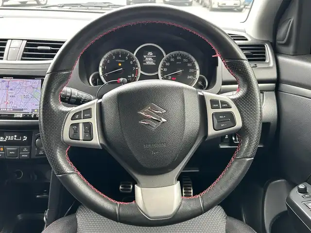 スズキ スイフト スポーツ 愛知県 2013(平25)年 4.9万km ブーストブルーパールメタリック 社外メモリナビ/フルセグテレビ/バックカメラ/アイドリングストップ/ウィンカーミラー/ドアバイザー/プッシュスタート/ETC/クルーズコントロール/Bluetooth/レザーステアリング/AUTOライト/フォグライト/ドラレコ
