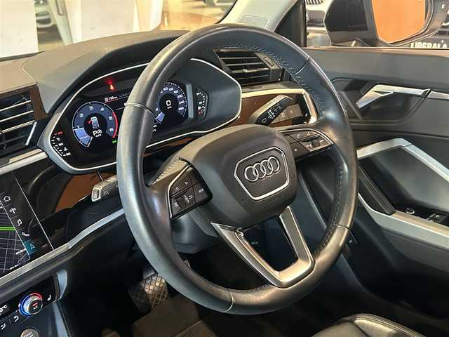 アウディ アウディ Ｑ３ 35TDIクワトロ アドバンスド 道央・札幌 2020(令2)年 3万km ミトスブラックメタリック ミトスブラックメタリック/ベーシックパッケージ/　・シートヒーター/　・パワーシート/　・オートマチックテールゲート/　・ランバーサポート/　・アウディドライブセレクト/TVチューナー/アシスタンスパッケージ/　・ACC/　・サイドアシスト/　・ハイビームアシスト/　・リアクロストラフィックアシスト/ラグジュアリーパッケージ/　・パーシャルレザー/　・マルチカラーアンビエントライト/　・リヤセンターアームレスト/テクノロジーパッケージ/　・スマートフォンインターフェース/　・ワイヤレスチャージング