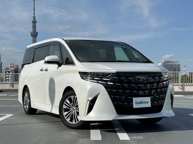 トヨタ アルファード Z 東京都 2024(令6)年 0.6万km プラチナホワイトパールマイカ ワンオーナー/Toyota Safety Sense/・プリクラッシュセーフティ（歩行者［昼夜］・自転車運転者［昼］・自動二輪車［昼］検知機能付衝突回避支援タイプ/ミリ波レーダー＋単眼カメラ方式)/・レーントレーシングアシスト［LTA］+レーンディパーチャーアラート［LDA］/・レーダークルーズコントロール(全車速追従機能付)/・アダプティブハイビームシステム［AHS］/・ロードサインアシスト［RSA］/・ドライバー異常時対応システム/・プロアクティブドライビングアシスト［PDA］/・発信遅れ告知機能/・ブラインドスポットモニター［BSM］+安心降車アシスト(ドアオープン制御付)［SEA］+後方車両接近告知+周辺車両接近時サポート(通報提案機能)+後方車両への接近警報+セカンダリーコリジョンブレーキ(停車中後突対応)/パーキングブレーキサポート/パノラミックビューモニター/14インチHDディスプレイナビゲーションシステム/・地デジ(12セグ/ワンセグ)/・Bluetooth/・Apple CarPlay/Android Auto/・USB/快適温熱シート+ベンチレーションシート/保証書・取説・スペアキー１本