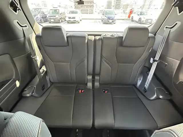 トヨタ アルファード Z 東京都 2024(令6)年 0.6万km プラチナホワイトパールマイカ ワンオーナー/Toyota Safety Sense/・プリクラッシュセーフティ（歩行者［昼夜］・自転車運転者［昼］・自動二輪車［昼］検知機能付衝突回避支援タイプ/ミリ波レーダー＋単眼カメラ方式)/・レーントレーシングアシスト［LTA］+レーンディパーチャーアラート［LDA］/・レーダークルーズコントロール(全車速追従機能付)/・アダプティブハイビームシステム［AHS］/・ロードサインアシスト［RSA］/・ドライバー異常時対応システム/・プロアクティブドライビングアシスト［PDA］/・発信遅れ告知機能/・ブラインドスポットモニター［BSM］+安心降車アシスト(ドアオープン制御付)［SEA］+後方車両接近告知+周辺車両接近時サポート(通報提案機能)+後方車両への接近警報+セカンダリーコリジョンブレーキ(停車中後突対応)/パーキングブレーキサポート/パノラミックビューモニター/14インチHDディスプレイナビゲーションシステム/・地デジ(12セグ/ワンセグ)/・Bluetooth/・Apple CarPlay/Android Auto/・USB/快適温熱シート+ベンチレーションシート/保証書・取説・スペアキー１本