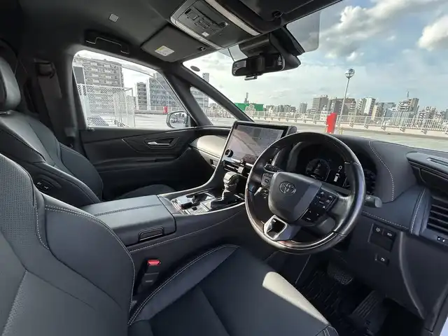トヨタ アルファード Z 東京都 2024(令6)年 0.6万km プラチナホワイトパールマイカ ワンオーナー/Toyota Safety Sense/・プリクラッシュセーフティ（歩行者［昼夜］・自転車運転者［昼］・自動二輪車［昼］検知機能付衝突回避支援タイプ/ミリ波レーダー＋単眼カメラ方式)/・レーントレーシングアシスト［LTA］+レーンディパーチャーアラート［LDA］/・レーダークルーズコントロール(全車速追従機能付)/・アダプティブハイビームシステム［AHS］/・ロードサインアシスト［RSA］/・ドライバー異常時対応システム/・プロアクティブドライビングアシスト［PDA］/・発信遅れ告知機能/・ブラインドスポットモニター［BSM］+安心降車アシスト(ドアオープン制御付)［SEA］+後方車両接近告知+周辺車両接近時サポート(通報提案機能)+後方車両への接近警報+セカンダリーコリジョンブレーキ(停車中後突対応)/パーキングブレーキサポート/パノラミックビューモニター/14インチHDディスプレイナビゲーションシステム/・地デジ(12セグ/ワンセグ)/・Bluetooth/・Apple CarPlay/Android Auto/・USB/快適温熱シート+ベンチレーションシート/保証書・取説・スペアキー１本