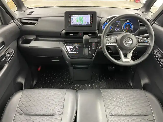日産 ルークス HWS Gターボ アーバンクロム プロパイロットED 岡山県 2022(令4)年 2.7万km ブラック 純正7インチSDナビ(MJ118D-L)/【CD/BT/フルセグTV】/プロパイロット/ブラック革調シート/衝突軽減ブレーキ/両側パワースライドドア/アラウンドビューモニター/LEDヘッドライト/コーナーセンサー/オートハイビーム/プッシュスタート/スマートキー/アイドリングストップ/レーンキープアシスト/純正フロアマット/純正アルミホイール/ウインカーミラー/LEDフォグランプ/新車保証書/取扱説明書