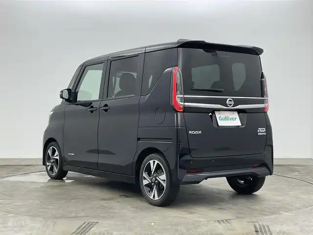 日産 ルークス HWS Gターボ アーバンクロム プロパイロットED 岡山県 2022(令4)年 2.7万km ブラック 純正7インチSDナビ(MJ118D-L)/【CD/BT/フルセグTV】/プロパイロット/ブラック革調シート/衝突軽減ブレーキ/両側パワースライドドア/アラウンドビューモニター/LEDヘッドライト/コーナーセンサー/オートハイビーム/プッシュスタート/スマートキー/アイドリングストップ/レーンキープアシスト/純正フロアマット/純正アルミホイール/ウインカーミラー/LEDフォグランプ/新車保証書/取扱説明書
