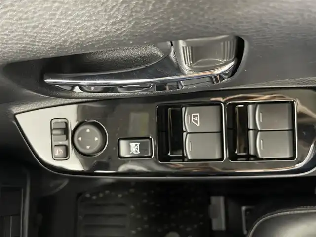 日産 ルークス HWS Gターボ アーバンクロム プロパイロットED 岡山県 2022(令4)年 2.7万km ブラック 純正7インチSDナビ(MJ118D-L)/【CD/BT/フルセグTV】/プロパイロット/ブラック革調シート/衝突軽減ブレーキ/両側パワースライドドア/アラウンドビューモニター/LEDヘッドライト/コーナーセンサー/オートハイビーム/プッシュスタート/スマートキー/アイドリングストップ/レーンキープアシスト/純正フロアマット/純正アルミホイール/ウインカーミラー/LEDフォグランプ/新車保証書/取扱説明書