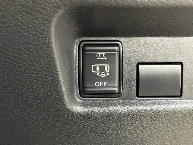 日産 ルークス HWS Gターボ アーバンクロム プロパイロットED 岡山県 2022(令4)年 2.7万km ブラック 純正7インチSDナビ(MJ118D-L)/【CD/BT/フルセグTV】/プロパイロット/ブラック革調シート/衝突軽減ブレーキ/両側パワースライドドア/アラウンドビューモニター/LEDヘッドライト/コーナーセンサー/オートハイビーム/プッシュスタート/スマートキー/アイドリングストップ/レーンキープアシスト/純正フロアマット/純正アルミホイール/ウインカーミラー/LEDフォグランプ/新車保証書/取扱説明書