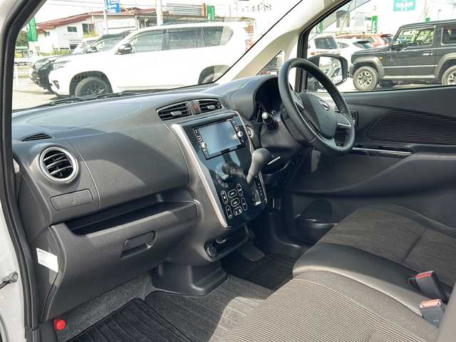 日産 デイズ ハイウェイスターG ターボ 秋田県 2016(平28)年 8.5万km ホワイトパール 純正メモリナビ/純正CD、DVD、BT、フルセグ/全周囲カメラ/純正15インチアルミ/４WD