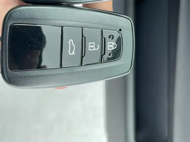 トヨタ クラウン ハイブリッド RS アドバンス Four 福井県 2019(平31)年 5.6万km プレシャスブラックパール ４WD/純正ナビゲーション/【AM/FM/CD/DVD/Bluetooth/フルセグTV】/【USB/AUX】/全方位カメラ/ETC/クルーズコントロール（追従有）/車線逸脱警報機能/衝突軽減ブレーキ/プッシュスタート/スマートキー/スペアキー/オートライト/LEDヘッドライド/取扱説明書/新車時保証書