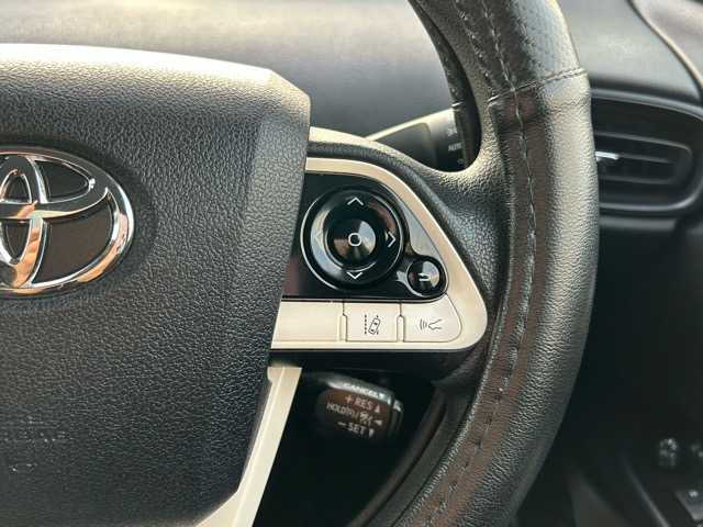 トヨタ プリウス E 千葉県 2016(平28)年 8.1万km スーパーホワイトⅡ 純正ナビ/Bluetooth/ワンセグTV/バックカメラ/ETC/ドライブレコーダー/社外エアロ/プリクラッシュセーフティ/レーンディパーチャアラート/オートハイビーム/クルーズコントロール/スマートキー/スペアキー×１/ステアリングスイッチ/純正フロアマット/保証書・取扱説明書