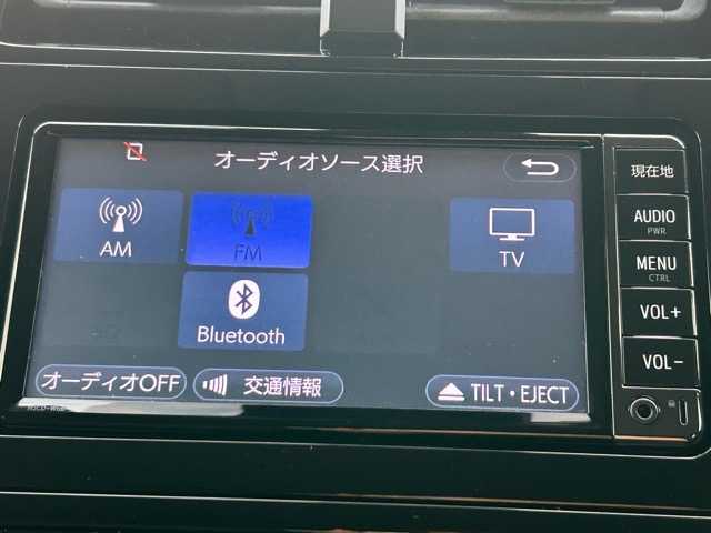 トヨタ プリウス E 千葉県 2016(平28)年 8.1万km スーパーホワイトⅡ 純正ナビ/Bluetooth/ワンセグTV/バックカメラ/ETC/ドライブレコーダー/社外エアロ/プリクラッシュセーフティ/レーンディパーチャアラート/オートハイビーム/クルーズコントロール/スマートキー/スペアキー×１/ステアリングスイッチ/純正フロアマット/保証書・取扱説明書