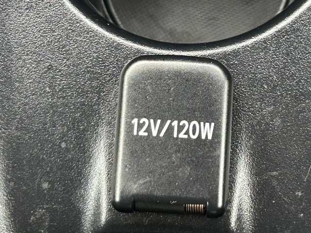 トヨタ プリウス E 千葉県 2016(平28)年 8.1万km スーパーホワイトⅡ 純正ナビ/Bluetooth/ワンセグTV/バックカメラ/ETC/ドライブレコーダー/社外エアロ/プリクラッシュセーフティ/レーンディパーチャアラート/オートハイビーム/クルーズコントロール/スマートキー/スペアキー×１/ステアリングスイッチ/純正フロアマット/保証書・取扱説明書