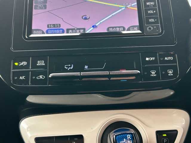 トヨタ プリウス E 千葉県 2016(平28)年 8.1万km スーパーホワイトⅡ 純正ナビ/Bluetooth/ワンセグTV/バックカメラ/ETC/ドライブレコーダー/社外エアロ/プリクラッシュセーフティ/レーンディパーチャアラート/オートハイビーム/クルーズコントロール/スマートキー/スペアキー×１/ステアリングスイッチ/純正フロアマット/保証書・取扱説明書