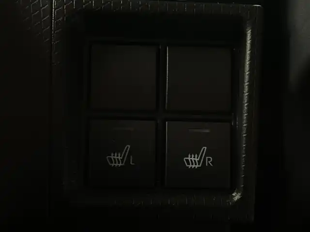 スバル シフォン カスタムR 新潟県 2024(令6)年 0.7万km ライトブルー スマートアシスト/純正9インチナビ/Bluetooth/フルセグTV/バックカメラ/両側パワースライドドア/LEDオートライト/ハーフレザーシート/シートヒーター/純正14インチアルミホイール/アイドリングストップ/コーナーセンサー/スマートキー