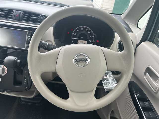 日産 デイズ J 神奈川県 2016(平28)年 4.5万km アイスブルー 純正ナビ（MJ1160-W)/ワンセグ/Bluetooth/CD/USB/バックカメラ /ETC/ドライブレコーダー　/ハロゲンヘッドライト　/リモコンキー　/スペアキー　/純正フロアマット　/ドアバイザー　/電格ミラー　/ABS　/横滑り防止装置　/衝突被害軽減システム　/保証書/取扱説明書