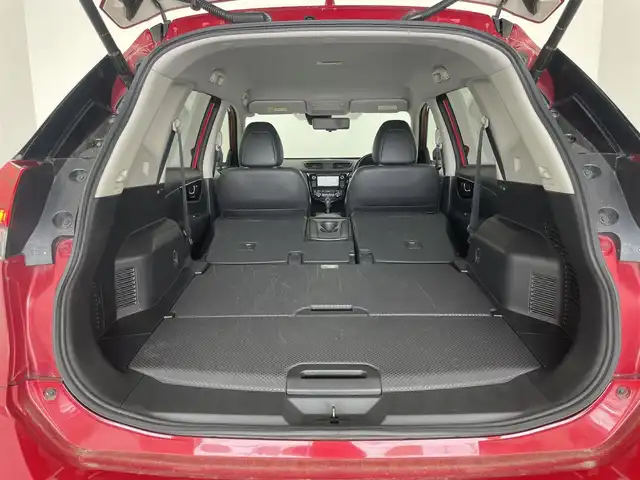 日産 エクストレイル 20Xi 埼玉県 2019(令1)年 4.2万km ガーネットレッド エマージェンシーブレーキ/車線逸脱警報/オートハイビーム/パーキングアシスト/純正ナビ/・フルセグ・CD・DVD・Bluetooth・SD/アラウンドビューモニター/プロパイロット/パワーバックドア/インテリジェントルームミラー/レーダークルーズコントロール/電動パーキング/アイドリングストップ/LEDヘッドライト（オートライト）/横滑り防止装置/スマートキー/プッシュスタート