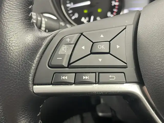 日産 エクストレイル 20Xi 埼玉県 2019(令1)年 4.2万km ガーネットレッド エマージェンシーブレーキ/車線逸脱警報/オートハイビーム/パーキングアシスト/純正ナビ/・フルセグ・CD・DVD・Bluetooth・SD/アラウンドビューモニター/プロパイロット/パワーバックドア/インテリジェントルームミラー/レーダークルーズコントロール/電動パーキング/アイドリングストップ/LEDヘッドライト（オートライト）/横滑り防止装置/スマートキー/プッシュスタート
