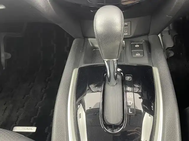 日産 エクストレイル 20Xi 埼玉県 2019(令1)年 4.2万km ガーネットレッド エマージェンシーブレーキ/車線逸脱警報/オートハイビーム/パーキングアシスト/純正ナビ/・フルセグ・CD・DVD・Bluetooth・SD/アラウンドビューモニター/プロパイロット/パワーバックドア/インテリジェントルームミラー/レーダークルーズコントロール/電動パーキング/アイドリングストップ/LEDヘッドライト（オートライト）/横滑り防止装置/スマートキー/プッシュスタート