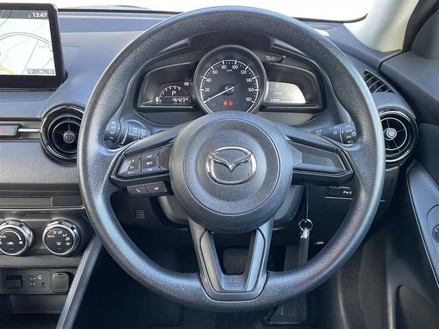 マツダ マツダ２ 15S スマートエディション 新潟県 2022(令4)年 4.7万km セラミックM ワンオーナー/4WD/純正メモリナビ/・AM/FM/フルセグ/Bluetooth/USB/全周囲モニター/純正ビルトインETC/フルフラットシート/純正フロアマット/社外15インチAW夏タイヤ/オートライト/オートマチックハイビーム/純正キセノンヘッドライト/ABS/横滑り防止機能/前後コーナーセンサー/レーンキープアシスト/盗難防止装置/保証書/取扱説明書