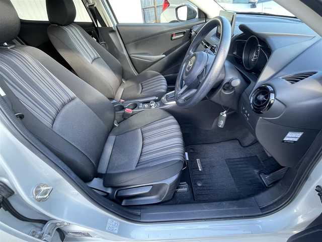 マツダ マツダ２ 15S スマートエディション 新潟県 2022(令4)年 4.7万km セラミックM ワンオーナー/4WD/純正メモリナビ/・AM/FM/フルセグ/Bluetooth/USB/全周囲モニター/純正ビルトインETC/フルフラットシート/純正フロアマット/社外15インチAW夏タイヤ/オートライト/オートマチックハイビーム/純正キセノンヘッドライト/ABS/横滑り防止機能/前後コーナーセンサー/レーンキープアシスト/盗難防止装置/保証書/取扱説明書