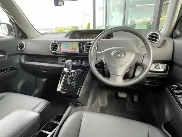 トヨタ カローラ ルミオン 1．5G On B リミテッド 東京都 2014(平26)年 5.8万km ホワイトパールクリスタルシャイン 社外ナビ(AVN-Z04iW)/フルセグTV、Bluetooth、DVD再生、FM/AM/純正アルミ１５インチホイール/ドアバイザー/レザーシート/純正フロアマット/ドライブレコーダー/電動格納ミラー/ビルトインETC/カーテンエアバッグ/プッシュスタート/パワーウィンドウ/パワーステアリング/横滑り防止装置