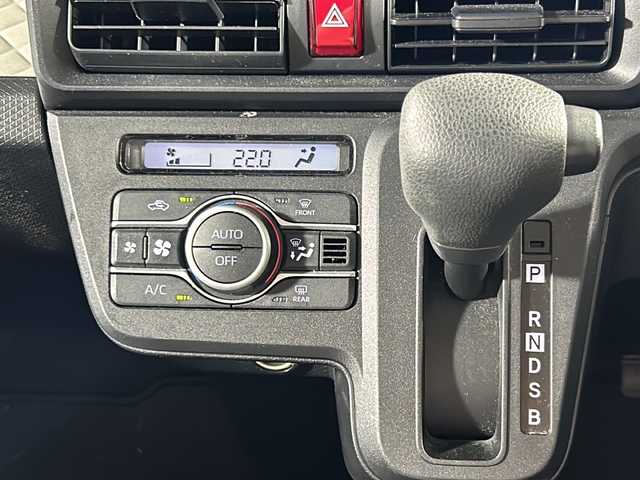 ダイハツ タント X 沖縄県 2021(令3)年 2.4万km ファイアークォーツレッドM 禁煙車　/純正ディスプレイオーディオ　/フルセグＴＶ/TVキャンセラー/パノラマモニター　/純正ドライブレコーダー　　/シートヒーター　/片側パワースライドドア　/コーナーセンサー　/ベンチシート　/純正フロアマット　/ＬＥＤヘッドライト/スペアキー