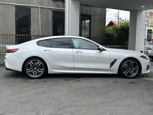 ＢＭＷ ８４０ｉ グランクーペ Mスポーツ 京都府 2020(令2)年 6.3万km ミネラルホワイト ナビ　ＴＶ　/全方位カメラ/ハーマンカードン　/サンルーフ　/レザーシート　/エアーシート　/レーンキープアシスト　/衝突軽減ブレーキ　/ＬＥＤオートライト　/ＨＵＤ　/パドルシフト　/クルーズコントロール　/ＥＴＣ/全ドアイージークロージャー/純正19AW/スマートキー/スペアキー/保証書・取扱説明書
